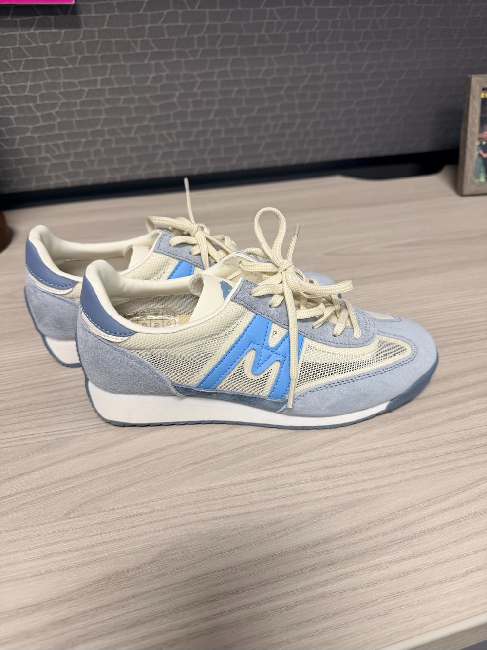 Retro Mesh & Suede Women's Runner Sneakers in Light Blue and Cream
